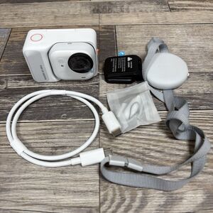 Insta360 GO Ultra Standard Bundle - Arctic White Tiny Hands-Free 4K Cam